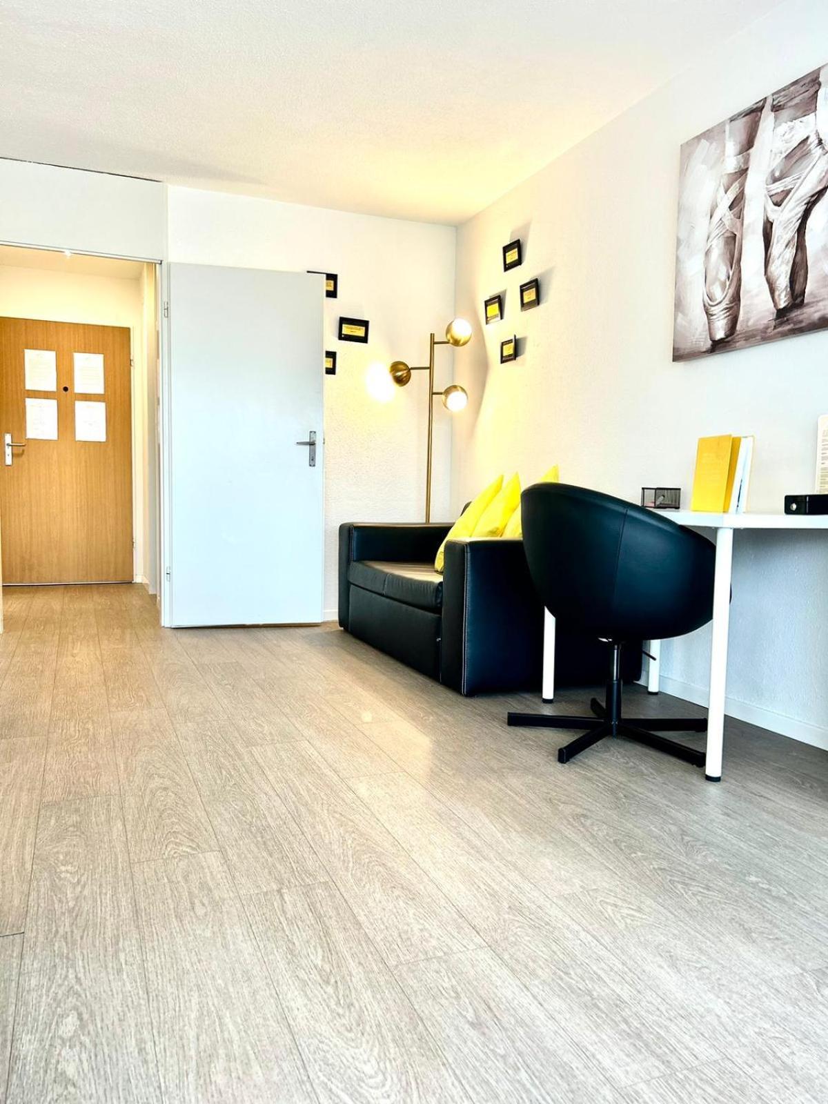 Little Penthouse **** Apartman Dietikon Kültér fotó